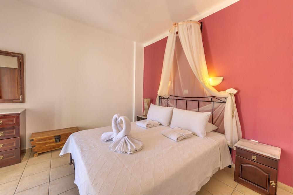 Sunrise Beach Suites Azolimnos Dış mekan fotoğraf